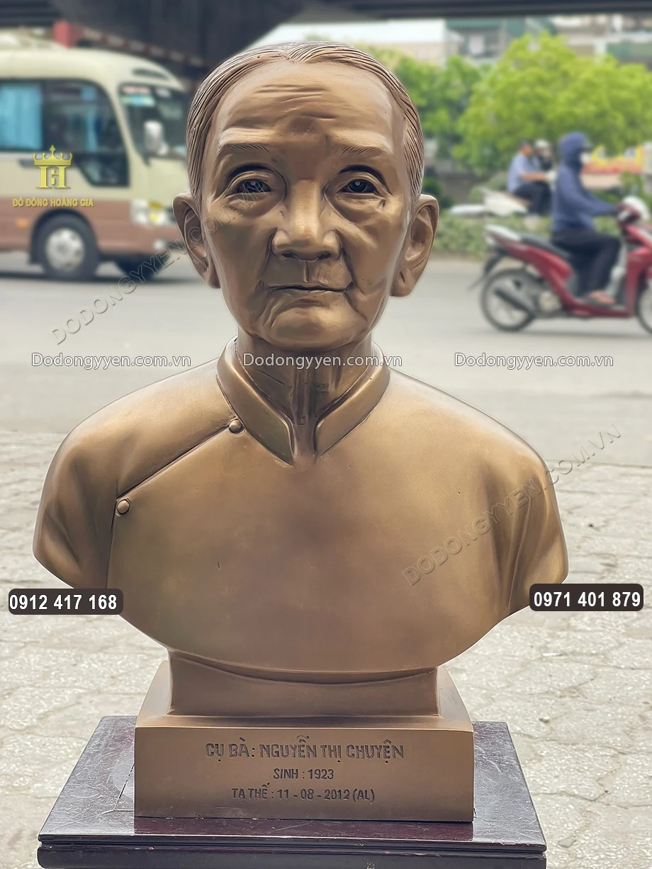 Từng đường n&eacute;t chi tiết được chạm khắc tỉ mỉ, tinh xảo